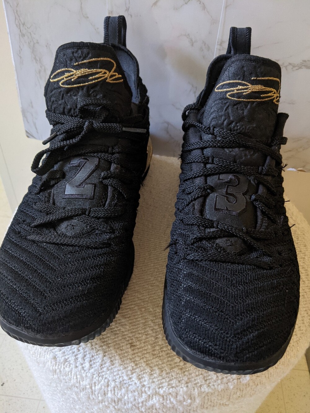 Nike LeBron XVI 16 I'm King Black/ Gold Men's Size 10